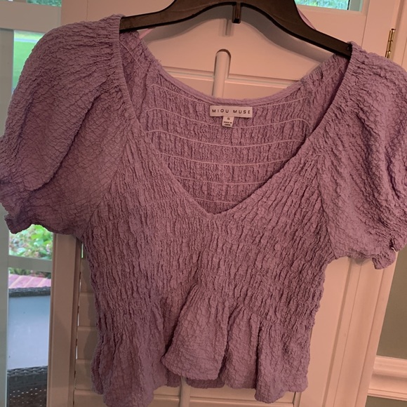Lavender cropped blouse! - Picture 3 of 3